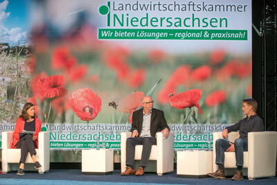 Fragestunde zum Artenschutz-Abkommen Der Nieders&auml;chsische Weg - Livestream am 23.11.2020 in der &Ouml;VB-Arena in Bremen.