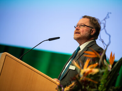 Was die Reform-Vorgaben der Landesregierung an die LWK angehe, so sei die Organisation auf bestem Wege, berichtete Kammerdirektor Dr. Bernd von Garmissen auf der Kammerversammlung 2025 in Oldenburg. - © Christopher Hanraets Was die Reform-Vorgaben der Landesregierung an die LWK angehe, so sei die Organisation auf bestem Wege, berichtete Kammerdirektor Dr. Bernd von Garmissen auf der Kammerversammlung 2025 in Oldenburg.