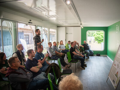 Workshop zu Spot-Spray beim Fach-Event &bdquo;Zwischen Acker und App &ndash; Digitalisierung Ihres Pflanzenbaus&ldquo; auf der Dom&auml;ne Schickelsheim (K&ouml;nigslutter/Kreis Helmstedt).