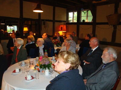 Die Gäste lauschen den Worten von Minister Meyer - © Klaus Gerdes Die Gäste lauschen den Worten von Minister Meyer