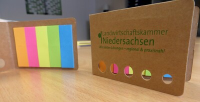 Klebezettel bunt - © Melania Hinz Klebezettel bunt