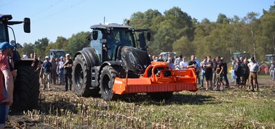 Bei der Maschinenvorf&uuml;hrung &bdquo;Von der Aussaat bis zur Ernte &ndash; Techniken rund um den Maisanbau&ldquo; in Gyhum waren am 7. September 2023 insgesamt 60 Ger&auml;te und Maschinen im praktischen Einsatz zu erleben.