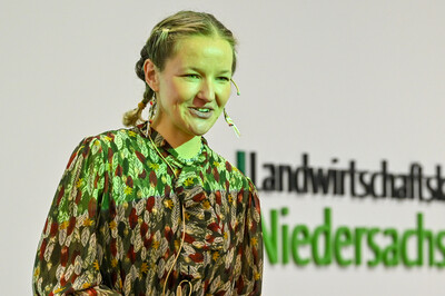 Maja Mogwitz, Gründerin der Initiative „Jung & Landwirtin“, auf der Fachtagung 'Frauen in der Landwirtschaft - Mut tut gut!'