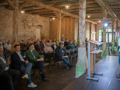 Fach-Event &bdquo;Zwischen Acker und App &ndash; Digitalisierung Ihres Pflanzenbaus&ldquo; auf der Dom&auml;ne Schickelsheim (K&ouml;nigslutter/Kreis Helmstedt).