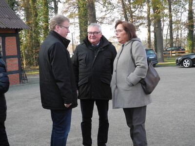 Herman Hermeling, Rainer Beckedorf und Dr. Johanne Waßmuth (v.l.) - © Dr. Hans-Gerd Brunken Herman Hermeling, Rainer Beckedorf und Dr. Johanne Waßmuth (v.l.)