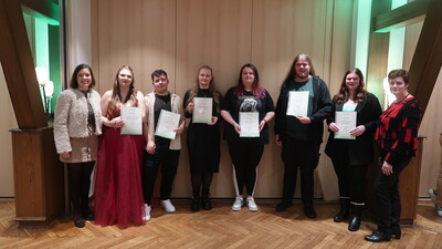 &Uuml;berreichung der Urkunden an Hauswirtschafter*innen und Fachpraktiker*nnen in der Hauswirtschaft