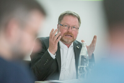 Pressekonferenz der Landesvertretung der Handwerkskammern Niedersachsen e.V. (LHN) und der Landwirtschaftskammer Niedersachsen (LWK) am 24.06.2024 in Hannover-Ahlem zu gemeinsamen Handlungsempfehlungen zur St&auml;rkung des l&auml;ndlichen Raumes.