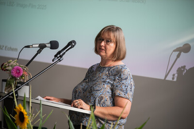 Frauke Patzke, Staatssekret&auml;rin im ML, &uuml;berbrachte die Gl&uuml;ckw&uuml;nsche des Ministeriums