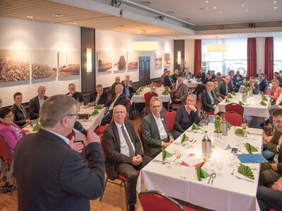 Abschiedsfeier für Dr. Günter Kuhnt, Leiter der Bezirksstelle Oldenburg-Süd.
