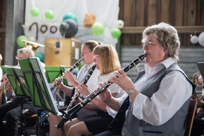 Der Feuerwehrmusikzug Artlenburg untermalte die Jubil&auml;umsfeier musikalisch.