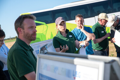Gerald Burgdorf und Caroline Benecke erl&auml;uterten die ersten Ergebnisse aus Schw&uuml;blingsen aus pflanzenbaulicher Sicht
