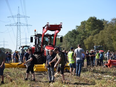 Bei der Maschinenvorf&uuml;hrung &bdquo;Von der Aussaat bis zur Ernte &ndash; Techniken rund um den Maisanbau&ldquo; in Gyhum waren am 7. September 2023 insgesamt 60 Ger&auml;te und Maschinen im praktischen Einsatz zu erleben.