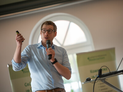 Timo Blecher von Feldsaaten Freudenberger referierte zum Thema 'Züchterische Leistungen erkennen und nutzen'.