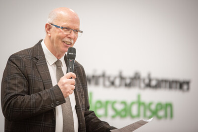 &bdquo;Kaum eine andere Branche bietet vielf&auml;ltigere M&ouml;glichkeiten, um mit guter Planung und mit den eigenen H&auml;nden erfolgreich zu arbeiten&ldquo;, fasste Kammerpr&auml;sident Gerhard Schwetje in Hannover die Vorteile der von der LWK begleiteten Berufe zusammen.