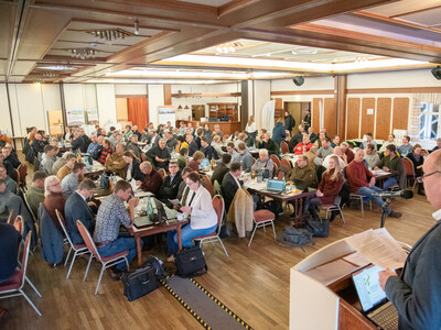 Kammer-Vizepr&auml;sident Manfred Tannen (rechts im Vordergrund) w&auml;hrend der 16. Biogastagung in Verden.