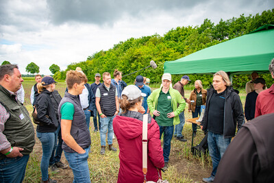 Fach-Event &bdquo;Zwischen Acker und App &ndash; Digitalisierung Ihres Pflanzenbaus&ldquo; auf der Dom&auml;ne Schickelsheim (K&ouml;nigslutter/Kreis Helmstedt).