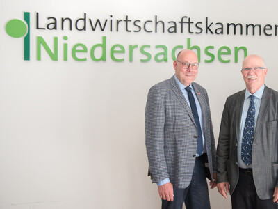 Pressekonferenz der Landesvertretung der Handwerkskammern Niedersachsen e.V. (LHN) und der Landwirtschaftskammer Niedersachsen (LWK) am 24.06.2024 in Hannover-Ahlem zu gemeinsamen Handlungsempfehlungen zur St&auml;rkung des l&auml;ndlichen Raumes.