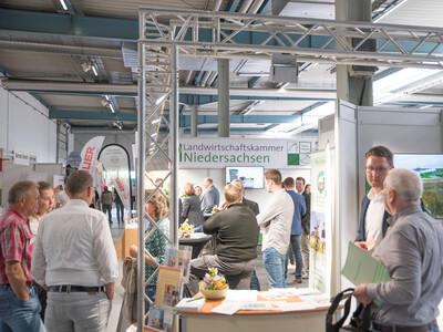 Messestand der Landwirtschaftskammer Niedersachsen auf dem 1. Fachforum Schwein und Gefl&uuml;gelmast in den Emslandhallen in Lingen (07. und 08.06.2023).