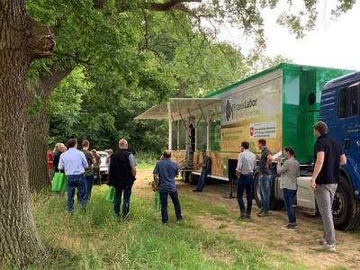 Der Schulungstruck des Praxislabors Digitaler Ackerbau auf dem Feldtag 'Digitales N&auml;hrstoffmanagement im Gem&uuml;sebau'