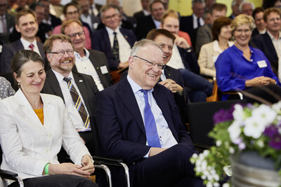 V.l.: Agrarministerin Miriam Staudte, Kammerdirektor Dr. Bernd v. Garmissen und Ministerpr&auml;sident Stephan Weil w&auml;hrend des Festakts zum 125-j&auml;hrigen Bestehen der Landwirtschaftskammer Niedersachsen am 21.05.2024 in Hannover-Ahlem.