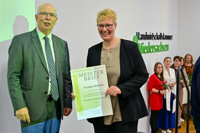 &Uuml;bergabe Meisterbriefe Hauswirtschaft 2025 in Hannover