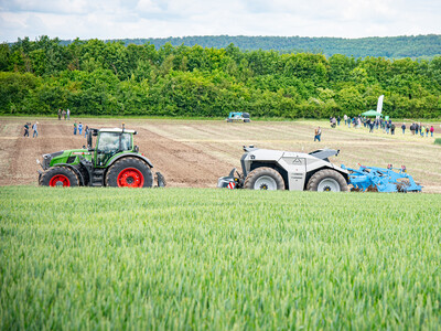 Fach-Event &bdquo;Zwischen Acker und App &ndash; Digitalisierung Ihres Pflanzenbaus&ldquo; auf der Dom&auml;ne Schickelsheim (K&ouml;nigslutter/Kreis Helmstedt).