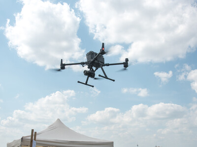 Drohnentechnik zur gezielten Unkrauterkennung aus der Luft, zu sehen auf dem Grünlandfeldtag der LWK und der Senatorin für Umwelt, Klima und Wissenschaft am 06.08.2024 im Bremer Blockland.