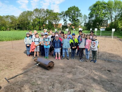 Die Klasse 1d der Daalerschule in Loga