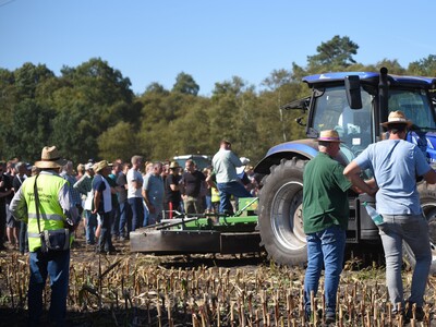 Bei der Maschinenvorf&uuml;hrung &bdquo;Von der Aussaat bis zur Ernte &ndash; Techniken rund um den Maisanbau&ldquo; in Gyhum waren am 7. September 2023 insgesamt 60 Ger&auml;te und Maschinen im praktischen Einsatz zu erleben.