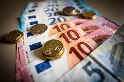 Euro-Geldscheine und -Münzen