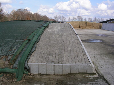 Siloanlage - © Dr. Christine Kalzendorf Siloanlage