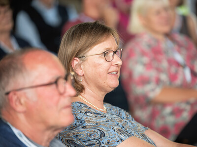 Frauke Patzke, Staatssekret&auml;rin im ML, &uuml;berbrachte die Gl&uuml;ckw&uuml;nsche des Ministeriums