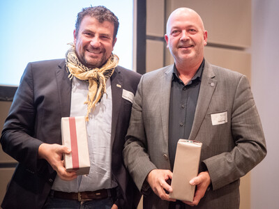Gesellschaftsabend der Landwirtschaftskammer Niedersachsen am 19.11.2025 in Oldenburg: Die 'Geburtstagkinder' Christian M&uuml;hlhausen (l.) und Hartwig Fr&uuml;hling.
