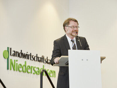 Kammerdirektor Dr. Bernd von Garmissen w&auml;hrend des Festakts zum 125-j&auml;hrigen Bestehen der Landwirtschaftskammer Niedersachsen am 21.05.2024 in Hannover-Ahlem.
